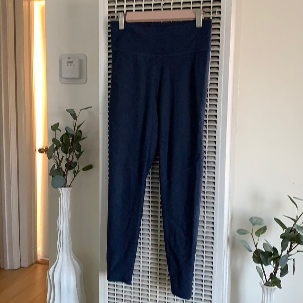 Outdoor Voices navy leggings